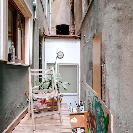 Authentic Flat Close To Galata Tower Апартаменты *